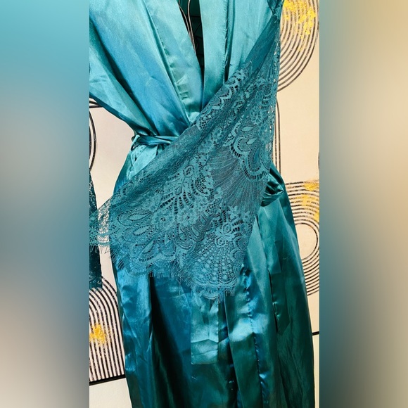 VIDEO AVAILABLE. Satin sexy robe with belt. Green robe, green dress, lace dress - Picture 5 of 6